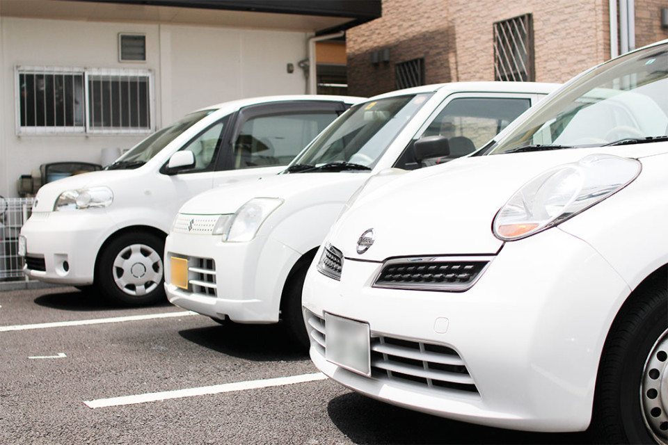 こちらの営業車で各地を営業に回ります